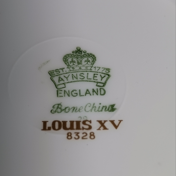 6 Louis XV Rimmed Soup Bowls, 8 inches, Aynsley Bone China, White and Gold - Picture 6 of 6